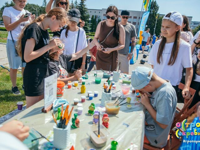 Выездной мастер-класс студии «Аливка» на городском празднике